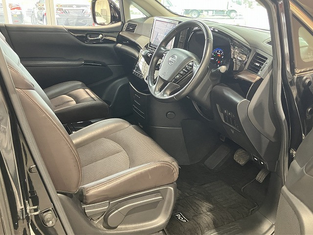 日産 エルグランド 2.5 250ハイウェイスターS セカンドスライドアップシートの中古車