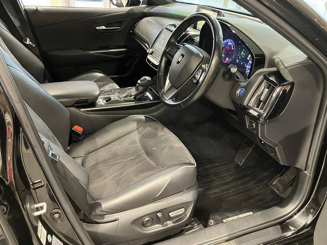 トヨタ クラウン ハイブリッド 3.5 RS アドバンスの中古車