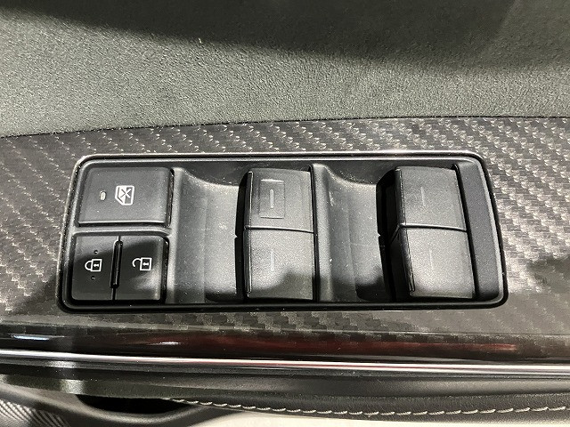 トヨタ クラウン ハイブリッド 3.5 RS アドバンスの中古車