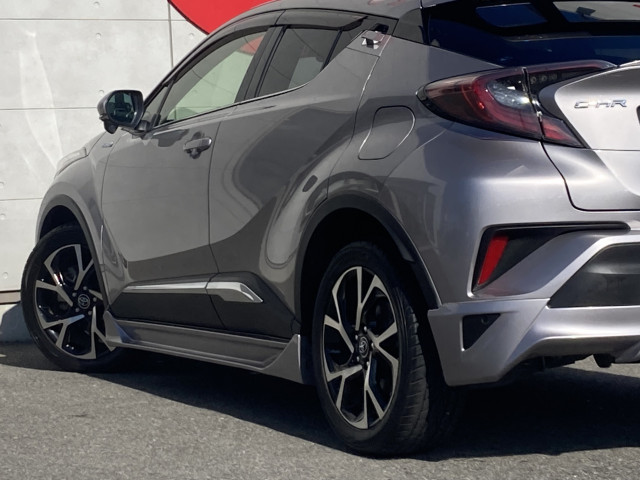 トヨタ C-HR ハイブリッド 1.8 Gの中古車