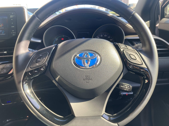 トヨタ C-HR ハイブリッド 1.8 Gの中古車