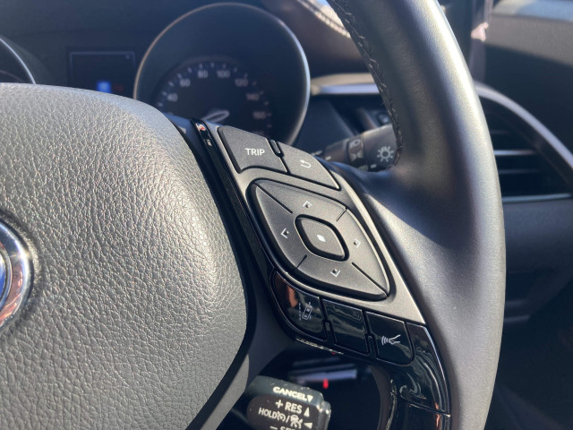 トヨタ C-HR ハイブリッド 1.8 Gの中古車