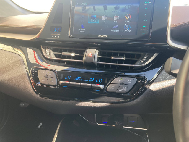 トヨタ C-HR ハイブリッド 1.8 Gの中古車