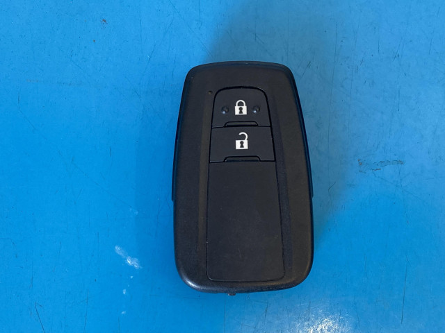 トヨタ C-HR ハイブリッド 1.8 Gの中古車