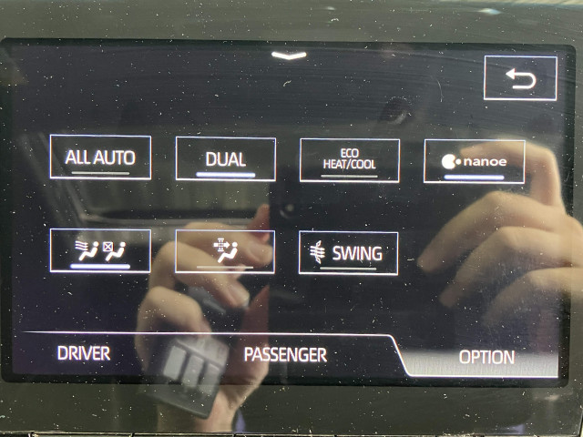 トヨタ クラウン ハイブリッド 2.5 RS アドバンス Four 4WDの中古車