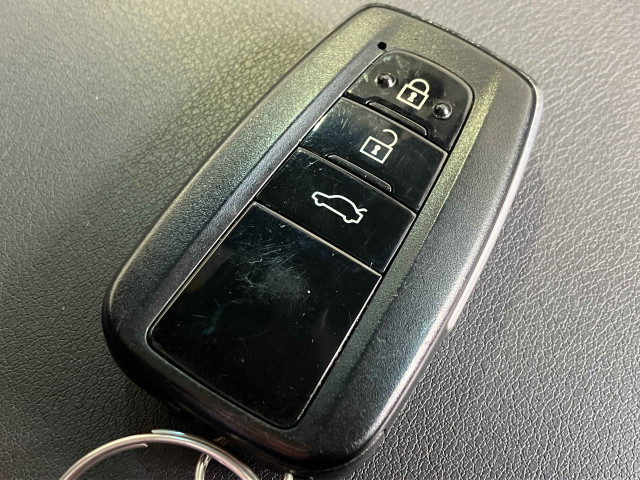 トヨタ クラウン ハイブリッド 2.5 RS アドバンス Four 4WDの中古車