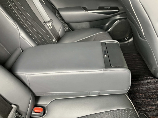 トヨタ クラウン ハイブリッド 2.5 RS アドバンス Four 4WDの中古車