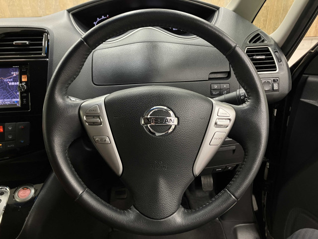 日産 セレナハイブリッド 2.0 ハイウェイスター Vセレクション+SafetyⅡ S-HYBRIDの中古車