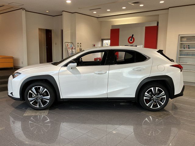 レクサス UX 250h バージョンLの中古車