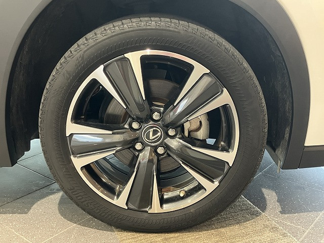 レクサス UX 250h バージョンLの中古車