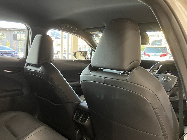 レクサス UX 250h バージョンLの中古車
