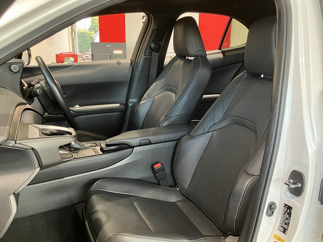 レクサス UX 250h バージョンLの中古車