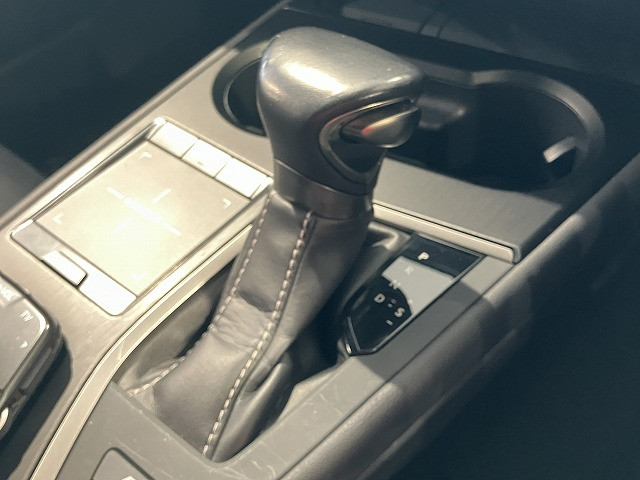 レクサス UX 250h バージョンLの中古車