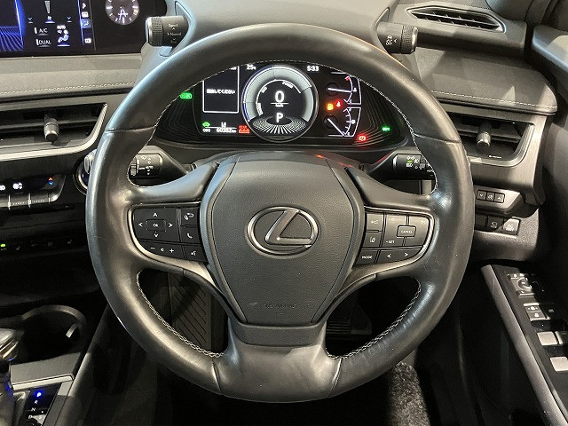 レクサス UX 250h バージョンLの中古車