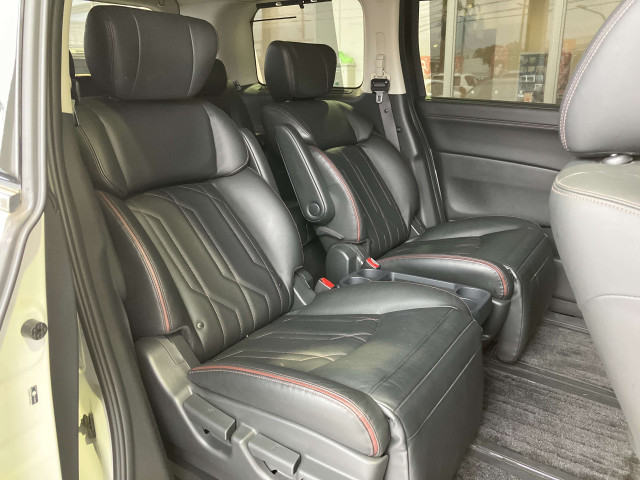 日産 エルグランド 3.5 350ハイウェイスター アーバンクロム ステップタイプの中古車