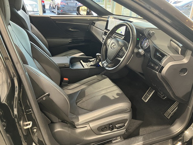 レクサス ES 300h Fスポーツの中古車