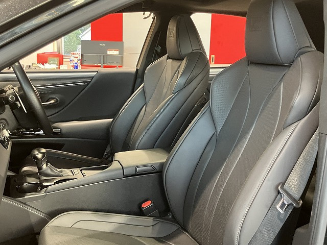レクサス ES 300h Fスポーツの中古車