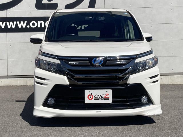 トヨタ ヴォクシー 1.8 ハイブリッド Vの中古車