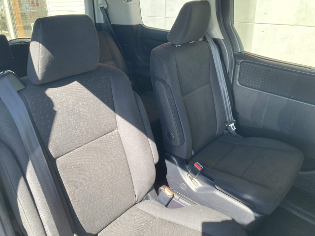 トヨタ ヴォクシー 1.8 ハイブリッド Vの中古車