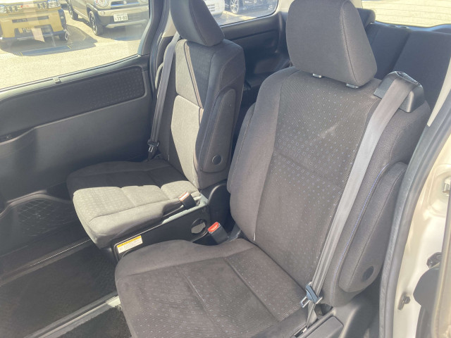トヨタ ヴォクシー 1.8 ハイブリッド Vの中古車