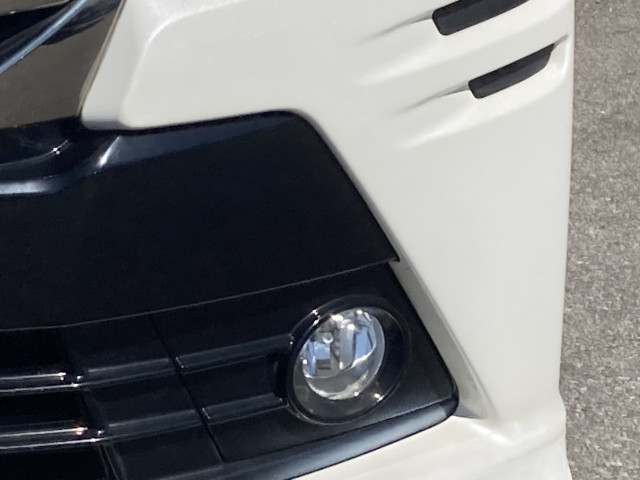 トヨタ ヴォクシー 1.8 ハイブリッド Vの中古車
