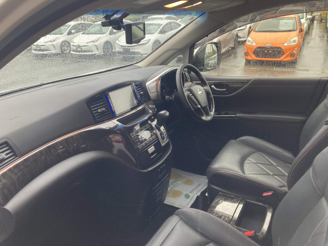 日産 エルグランド 2.5 250ハイウェイスター プレミアム アーバンクロムの中古車