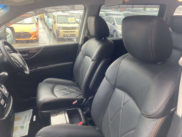 日産 エルグランド 2.5 250ハイウェイスター プレミアム アーバンクロムの中古車