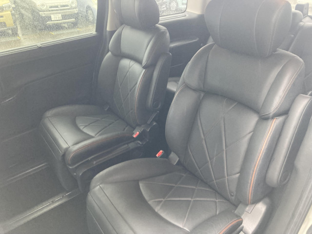 日産 エルグランド 2.5 250ハイウェイスター プレミアム アーバンクロムの中古車