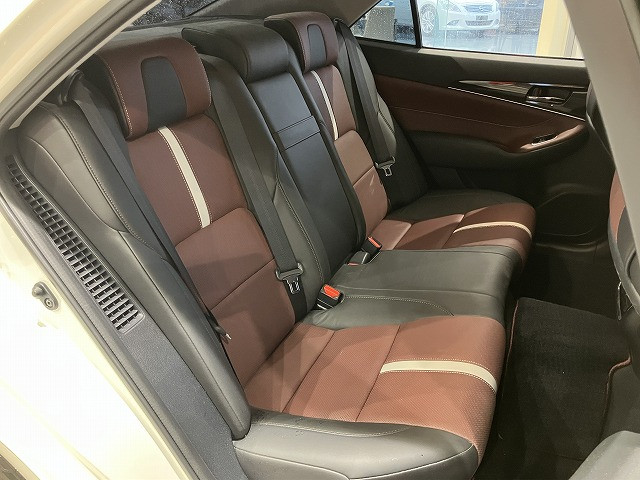 トヨタ クラウンアスリートハイブリッド ハイブリッド 2.5 S ブラックスタイルの中古車