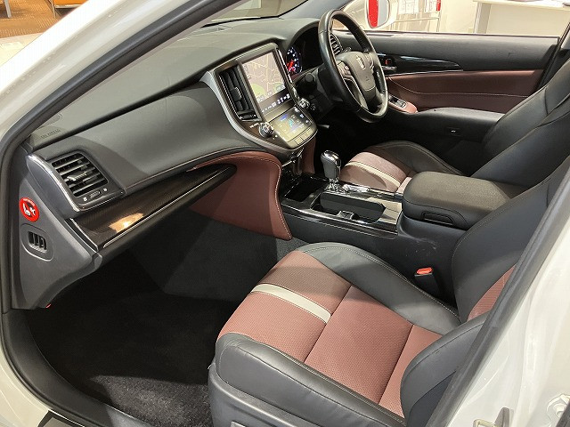 トヨタ クラウンアスリートハイブリッド ハイブリッド 2.5 S ブラックスタイルの中古車