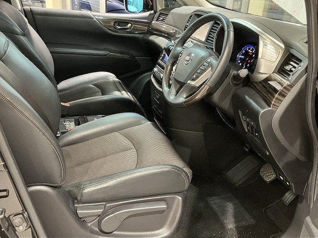 日産 エルグランド 2.5 250ハイウェイスターS アーバンクロムの中古車