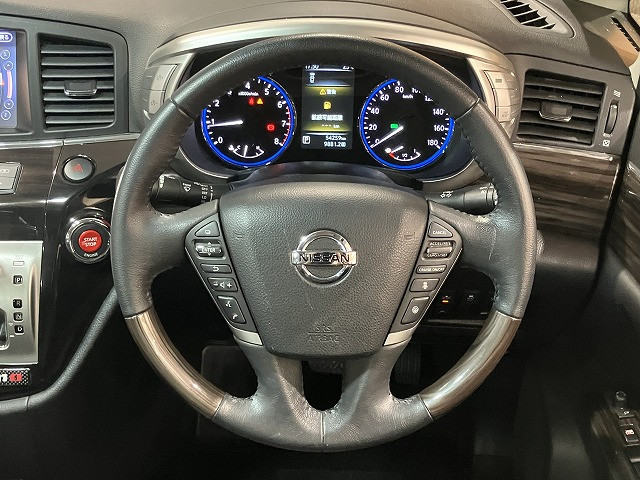 日産 エルグランド 2.5 250ハイウェイスターS アーバンクロムの中古車