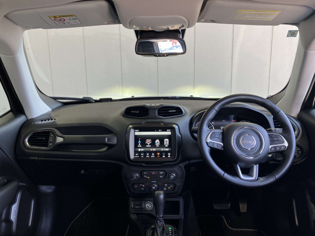 ジープ レネゲード リミテッドの中古車