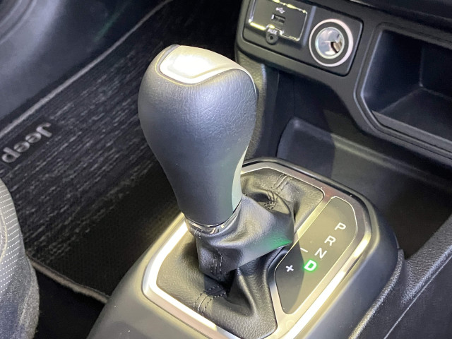 ジープ レネゲード リミテッドの中古車