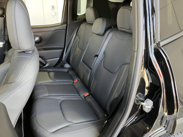 ジープ レネゲード リミテッドの中古車