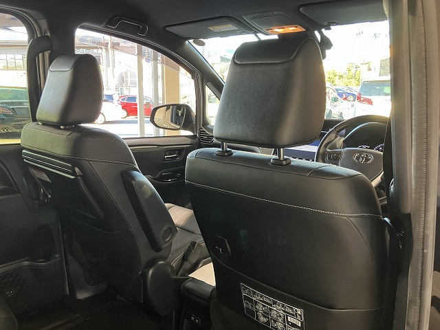 トヨタ エスクァイア 1.8 ハイブリッド Giの中古車