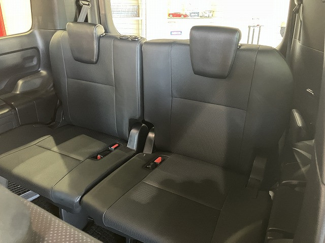 トヨタ エスクァイア 1.8 ハイブリッド Giの中古車