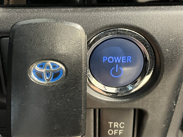 トヨタ エスクァイア 1.8 ハイブリッド Giの中古車