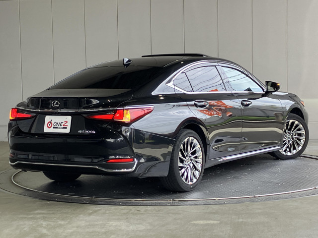 レクサス ES 300h グレイスフル エスコートの中古車