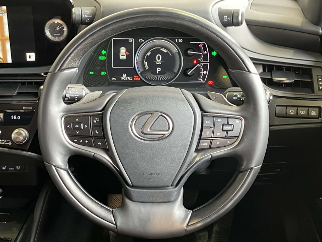 レクサス ES 300h グレイスフル エスコートの中古車