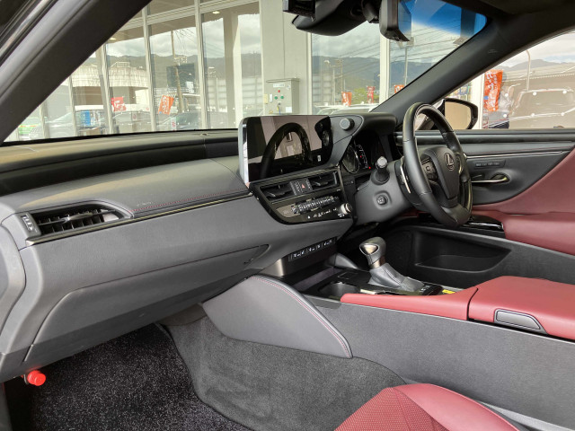 レクサス ES 300h グレイスフル エスコートの中古車