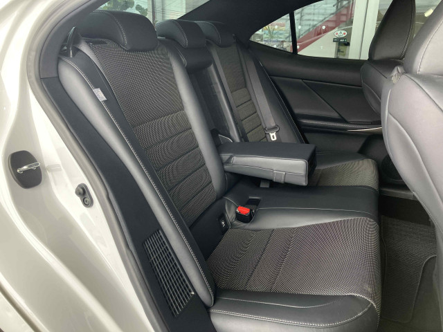レクサス IS 300h Fスポーツの中古車