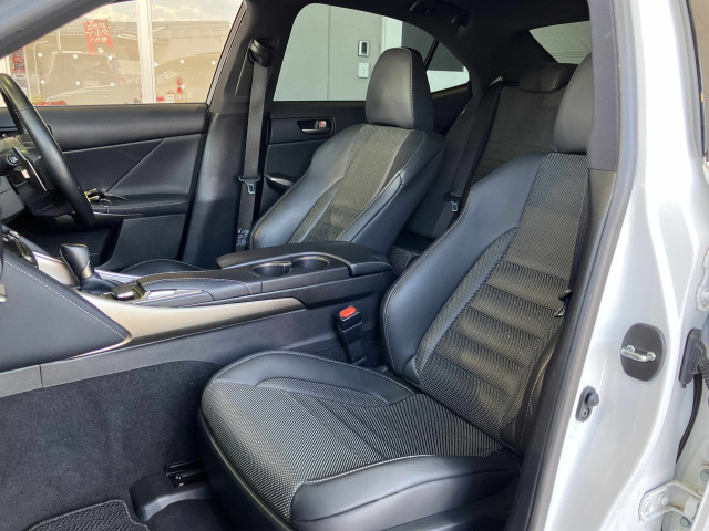 レクサス IS 300h Fスポーツの中古車