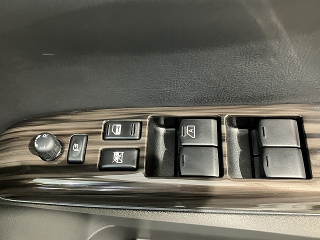 日産 エルグランド 2.5 250ハイウェイスターS アーバンクロムの中古車
