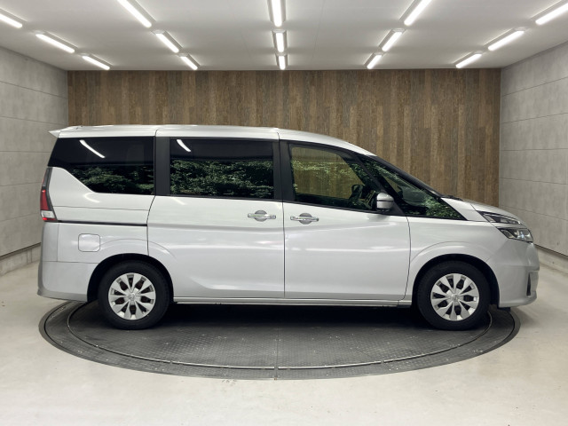 日産 セレナ 2.0 Sの中古車