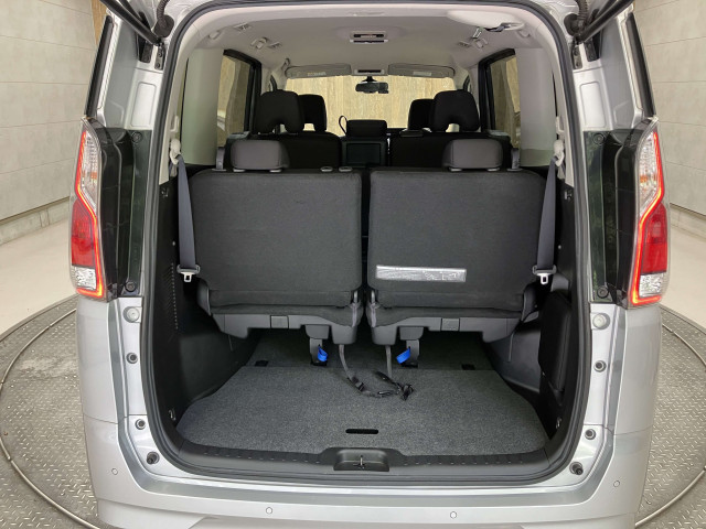 日産 セレナ 2.0 Sの中古車