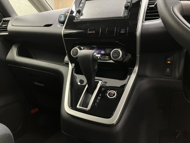 日産 セレナ 2.0 Sの中古車