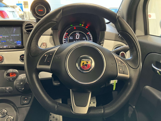 アバルト 595C ツーリズモの中古車