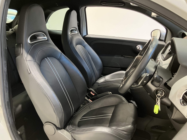 アバルト 595C ツーリズモの中古車