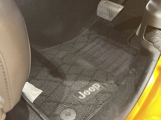 ジープ ラングラー オーバーランド ナチョ 4WDの中古車
